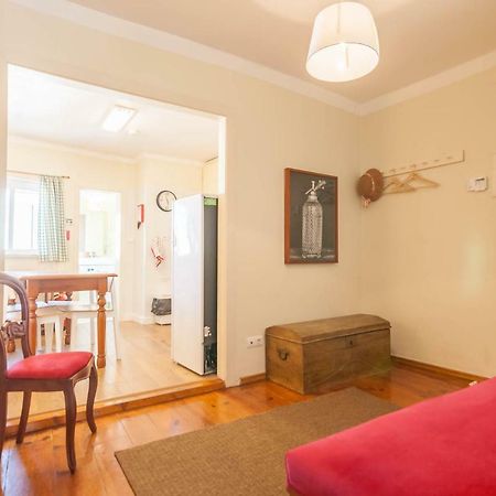 'White House' Apartment- Alfama Lisbona Esterno foto