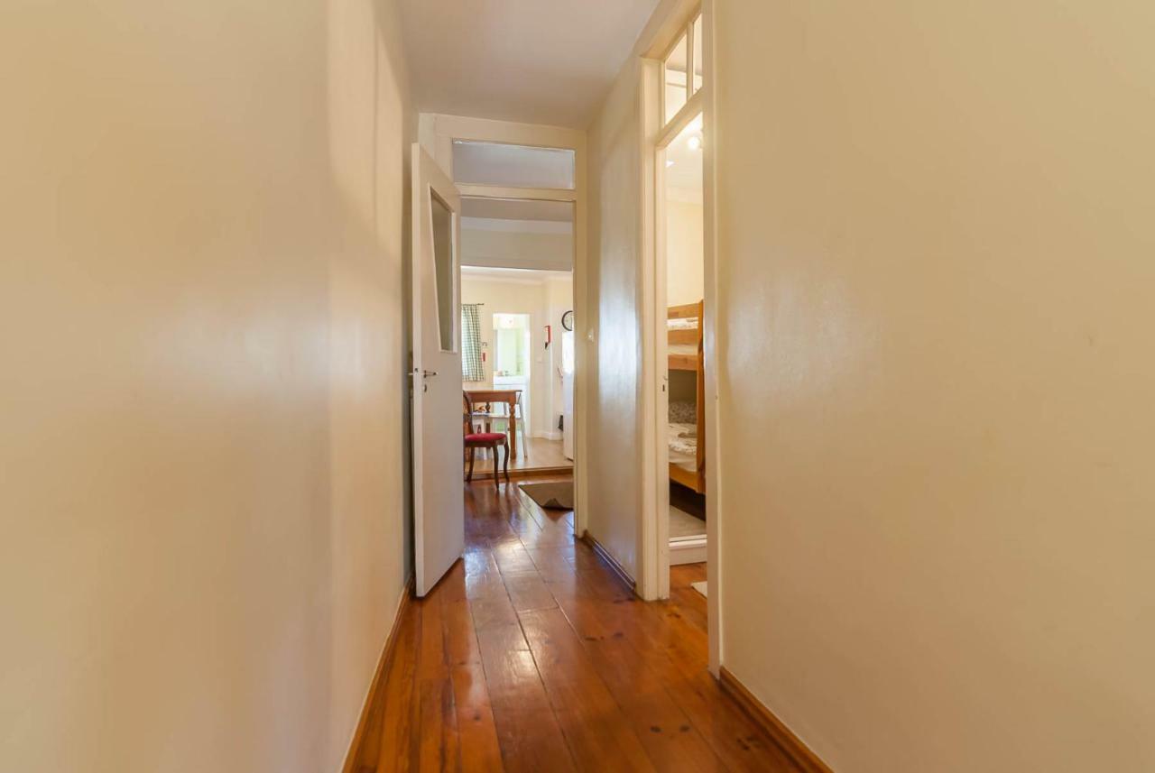 'White House' Apartment- Alfama Lisbona Esterno foto