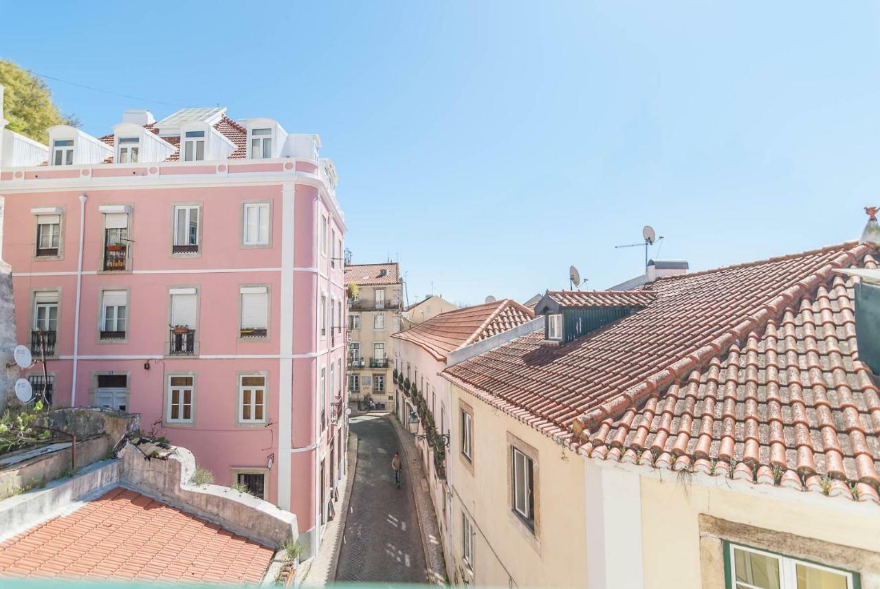 'White House' Apartment- Alfama Lisbona Esterno foto