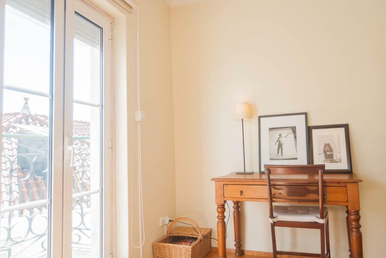 'White House' Apartment- Alfama Lisbona Esterno foto