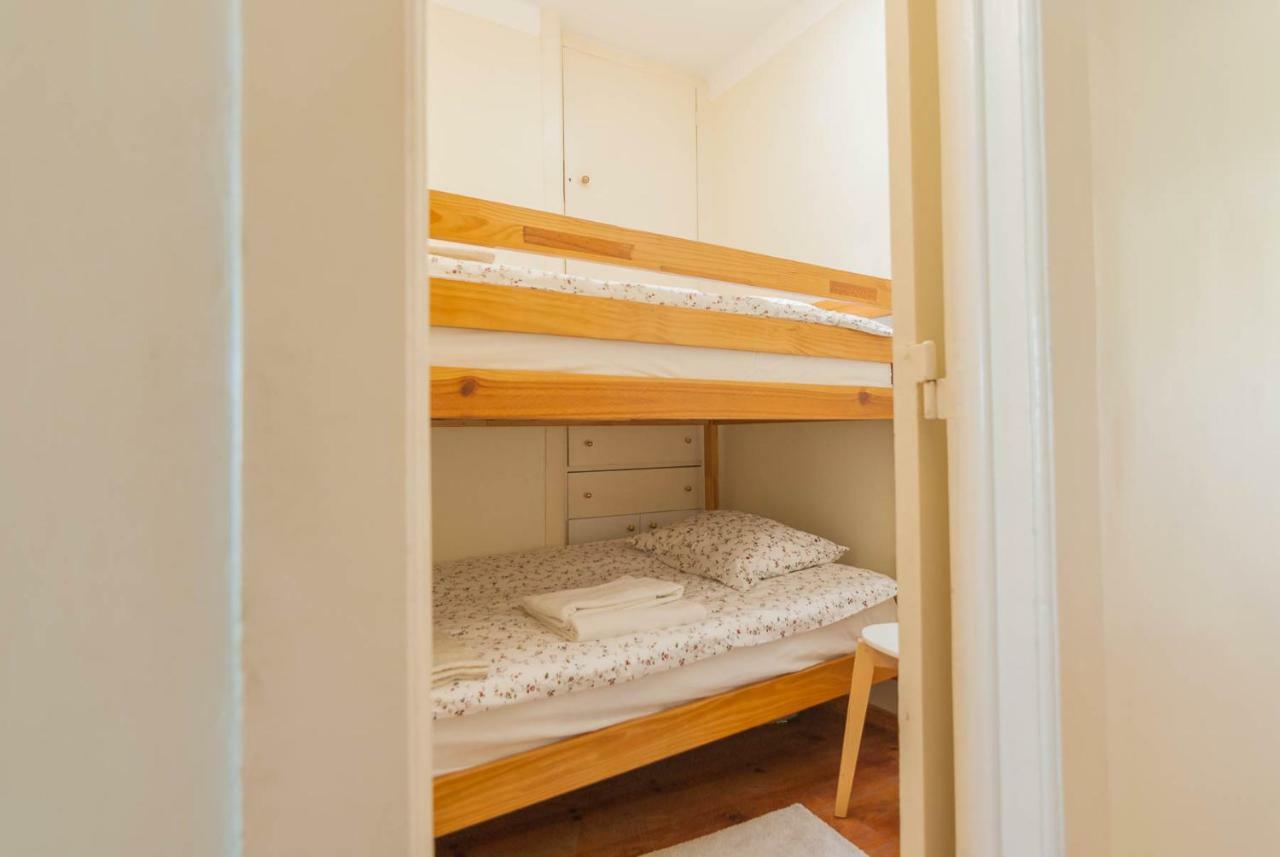 'White House' Apartment- Alfama Lisbona Esterno foto