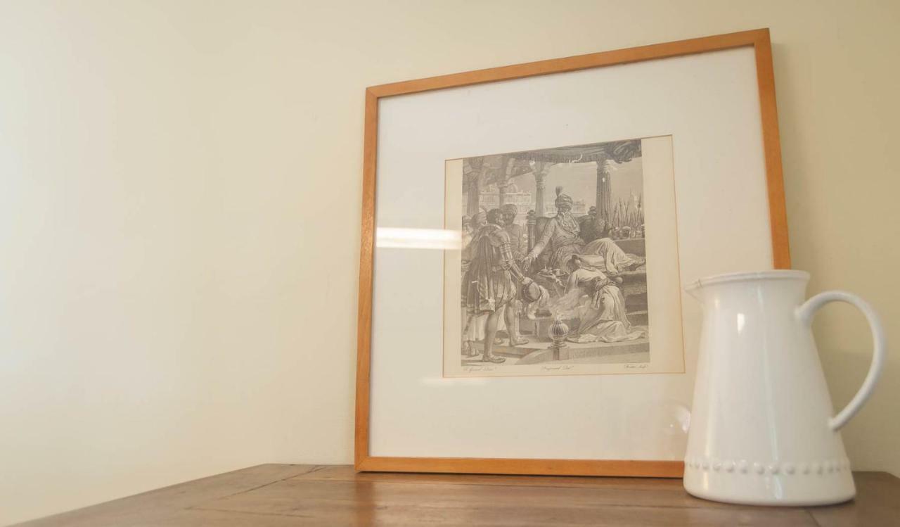 'White House' Apartment- Alfama Lisbona Esterno foto