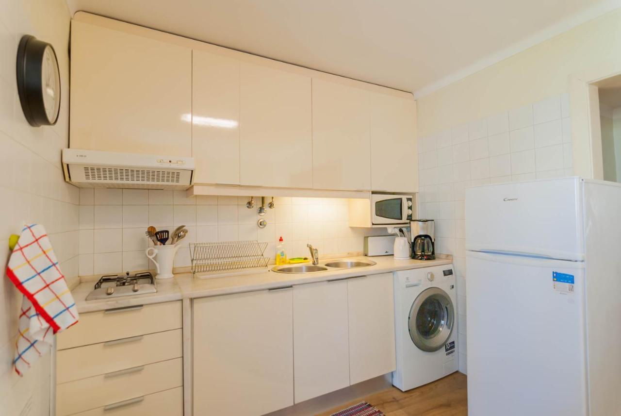 'White House' Apartment- Alfama Lisbona Esterno foto